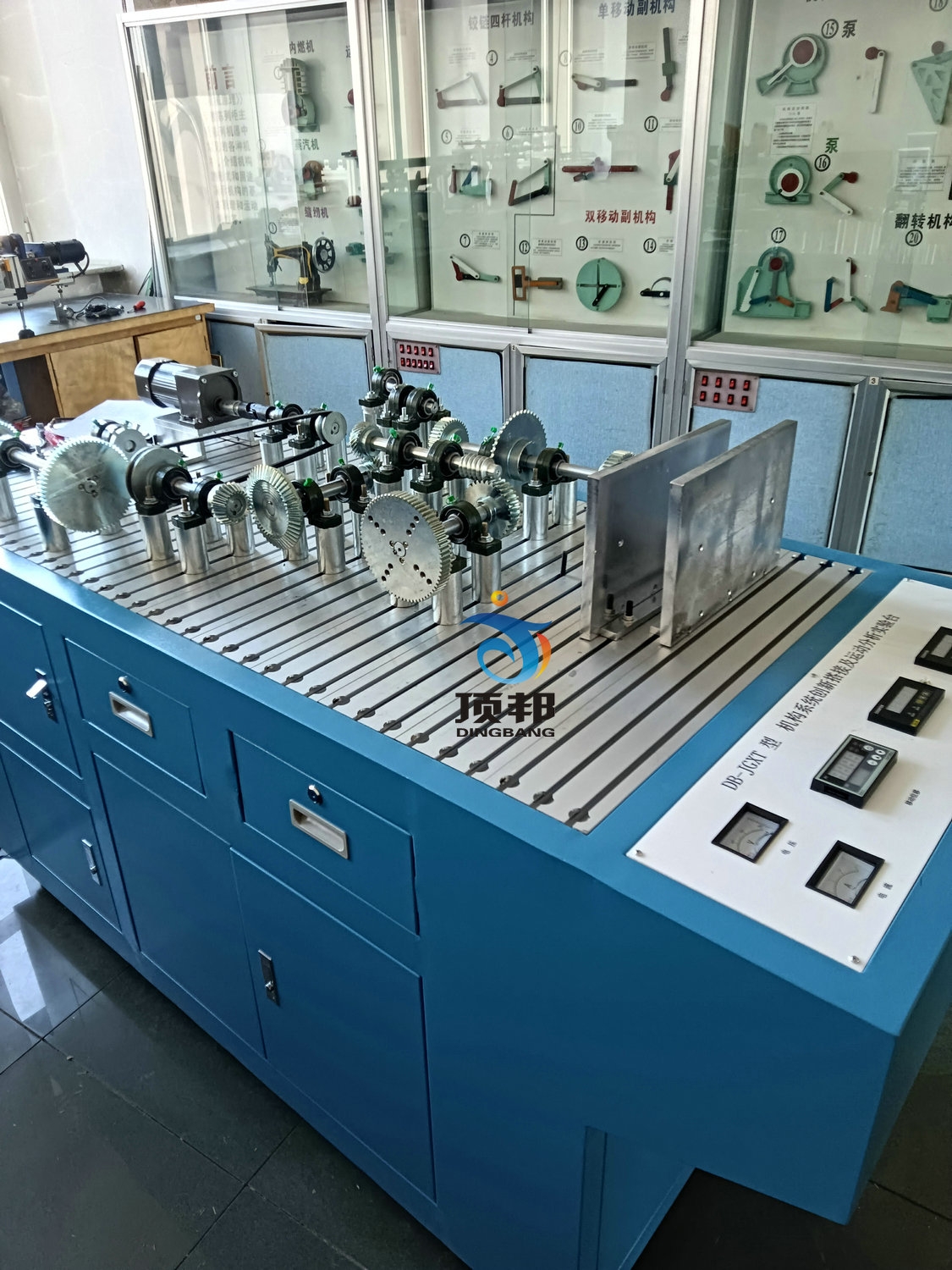 機(jī)構(gòu)系統(tǒng)創(chuàng)新搭接及運(yùn)動分析實驗臺