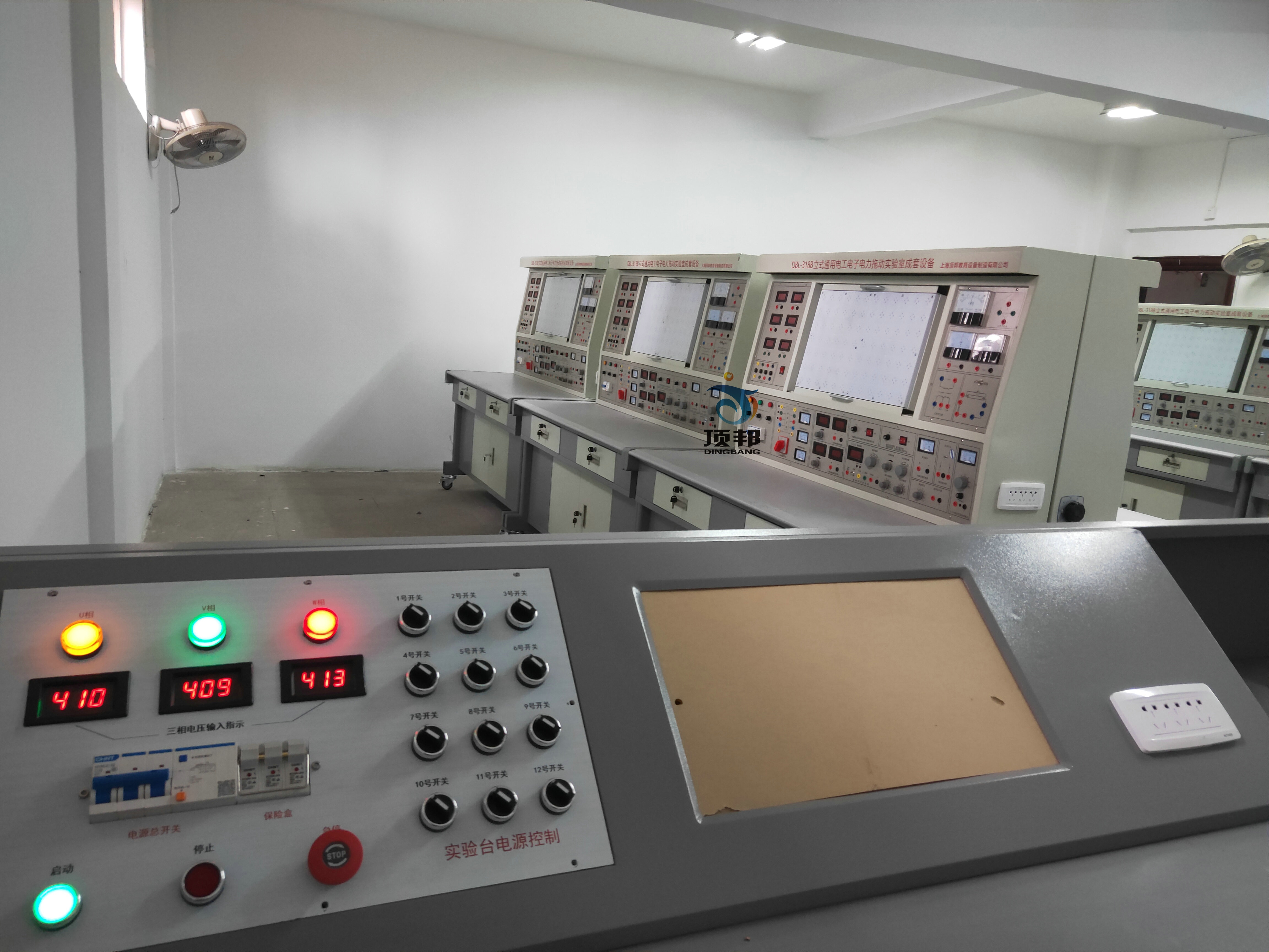 電工電子電拖實(shí)訓(xùn)設(shè)備