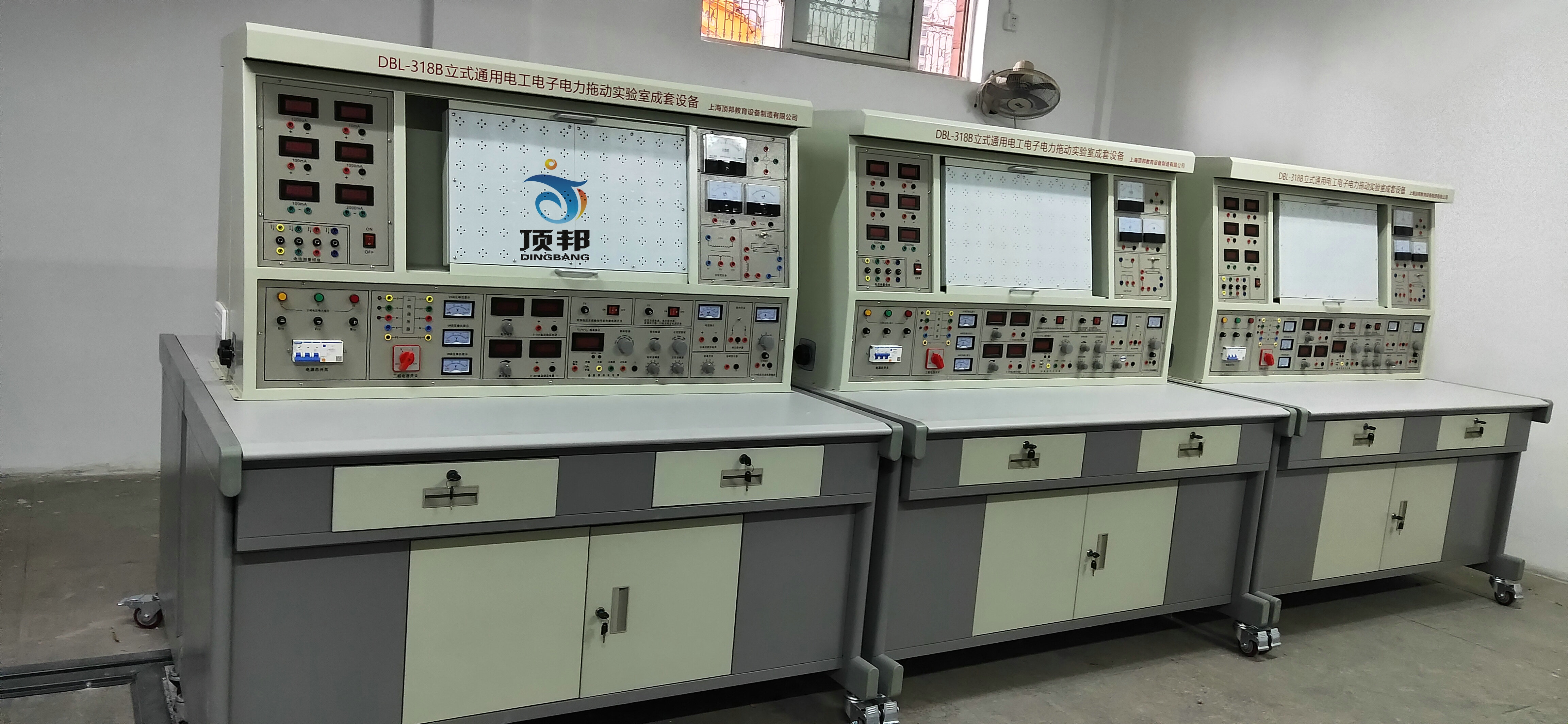 電工電子電拖實(shí)訓(xùn)設(shè)備