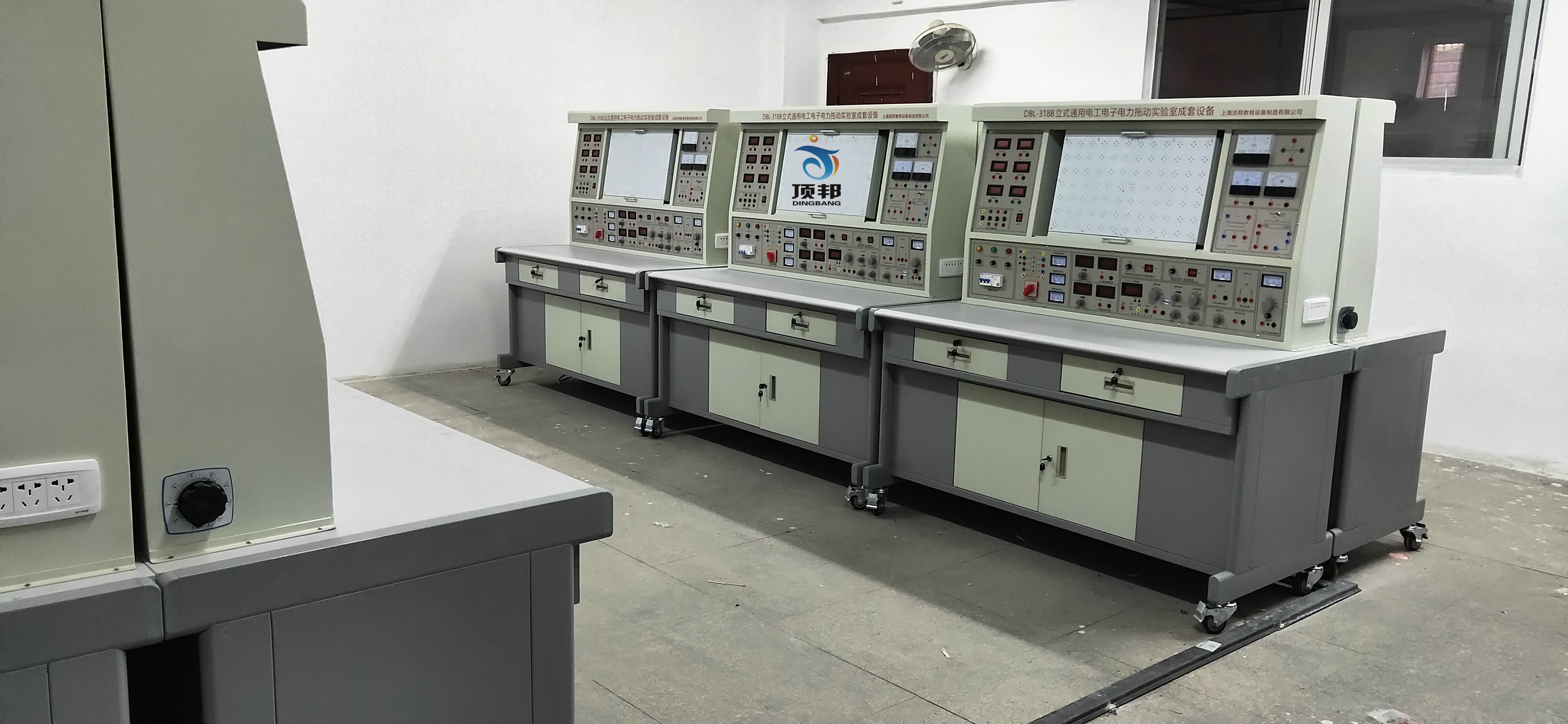 電工電子電拖實(shí)訓(xùn)設(shè)備