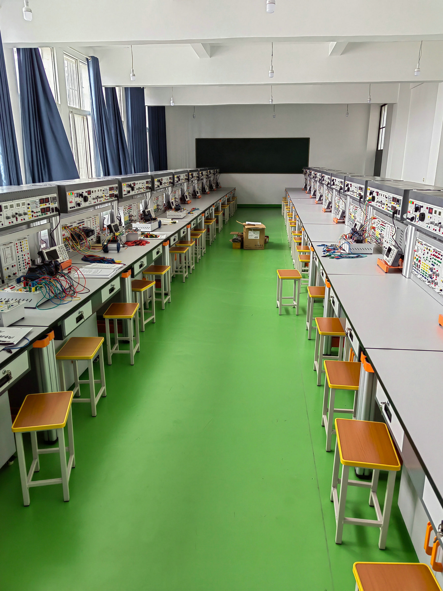 電工電子電拖實(shí)訓(xùn)考核裝置