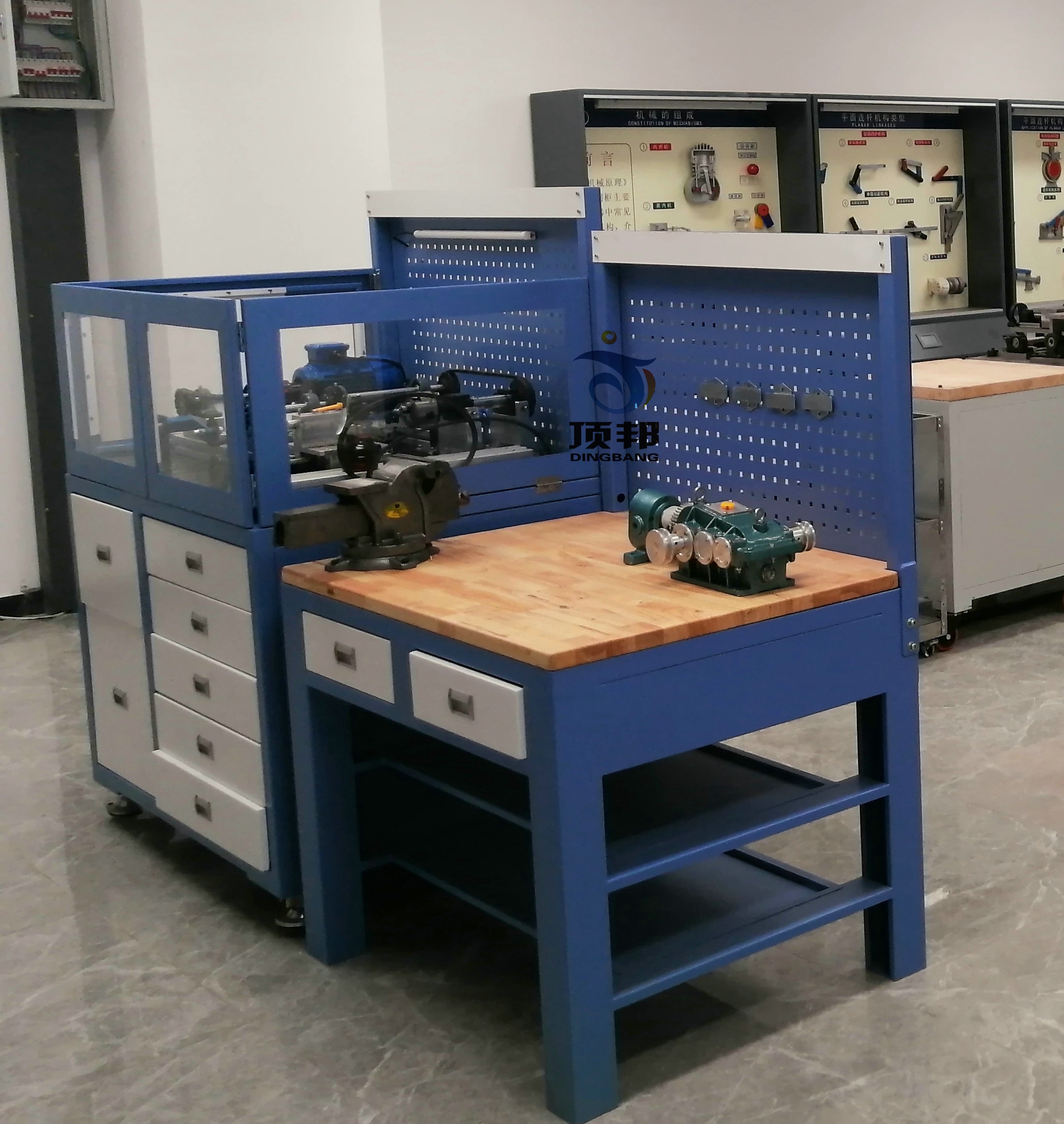 機(jī)械傳動裝調(diào)綜合實訓(xùn)平臺