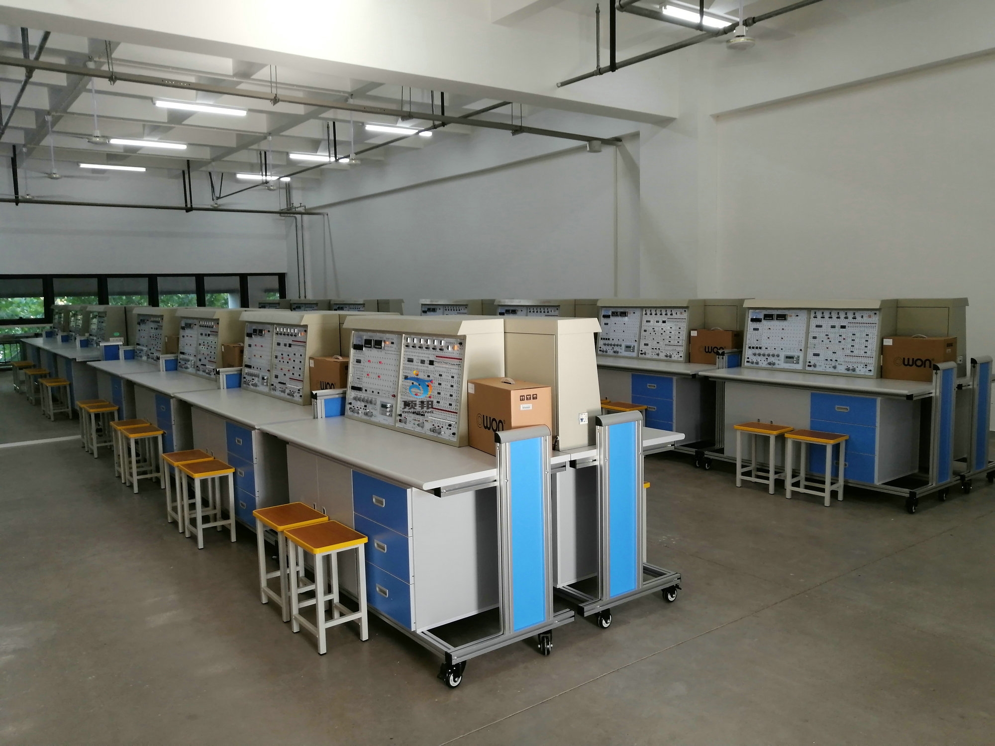 電子學綜合實驗裝置