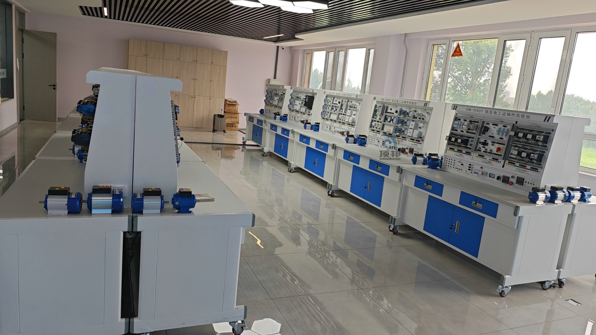 低壓電工考核實(shí)訓(xùn)裝置