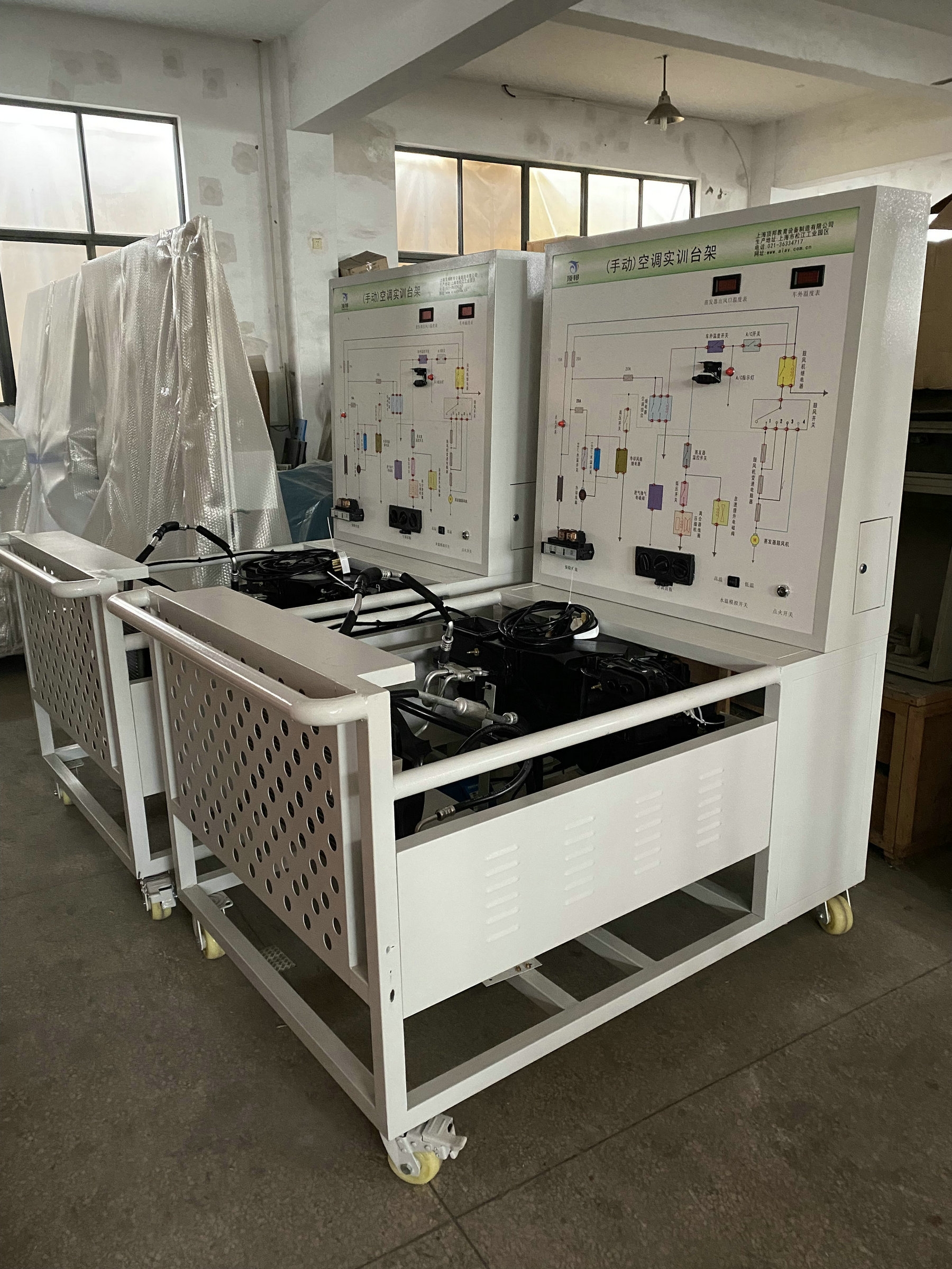 東風(fēng)天錦EQ1120GA2空調(diào)系統(tǒng)實(shí)訓(xùn)臺(tái)