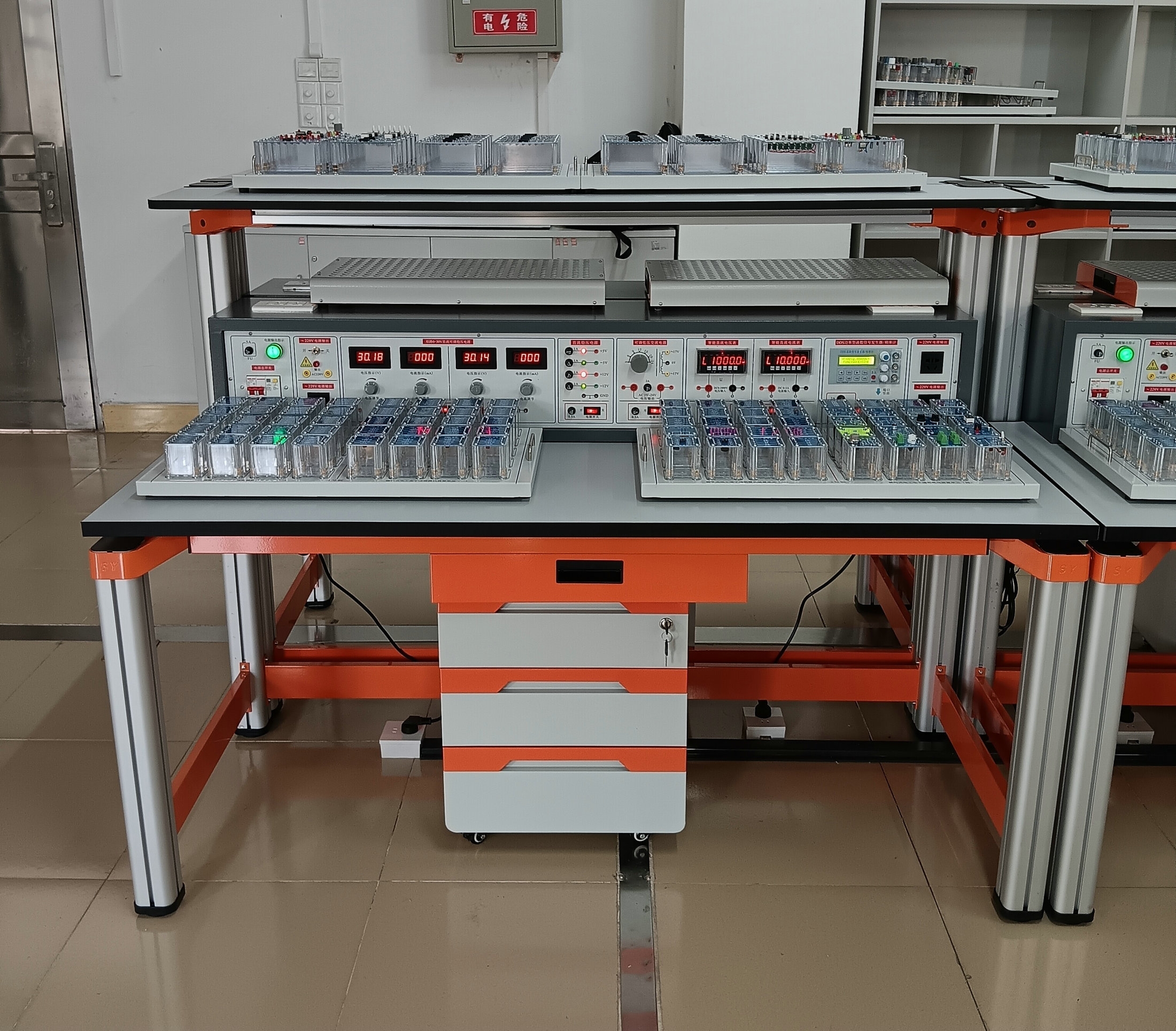 電子技術綜合應用創(chuàng)新實訓考核裝置