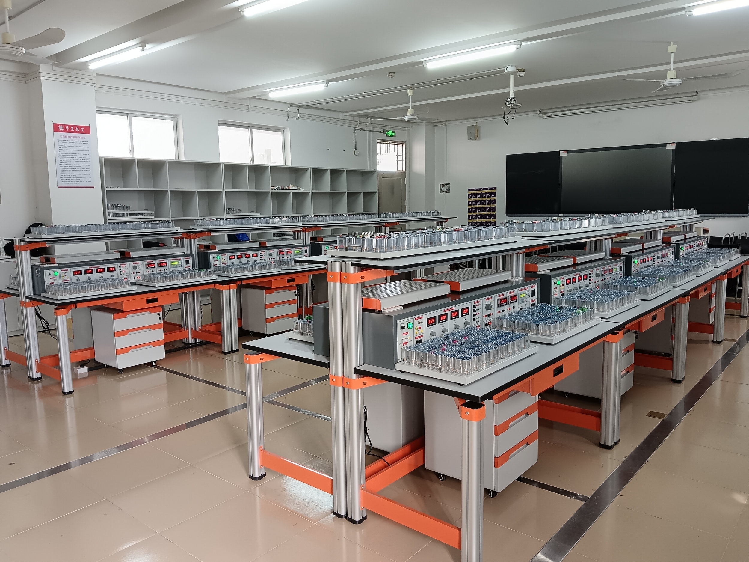 電子技術綜合應用創(chuàng)新實訓考核裝置