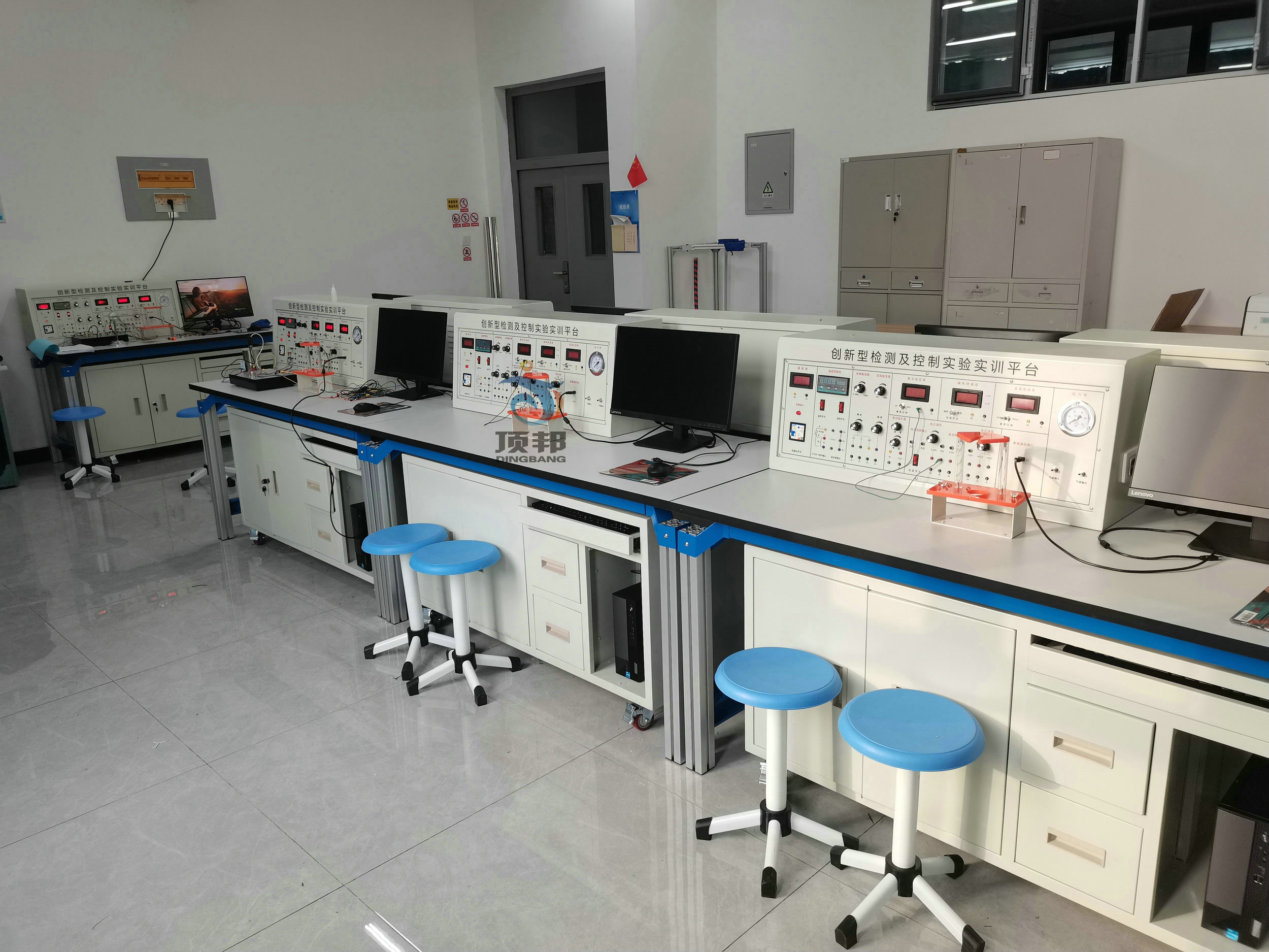 創(chuàng)新型檢測及控制實(shí)驗(yàn)實(shí)訓(xùn)平臺