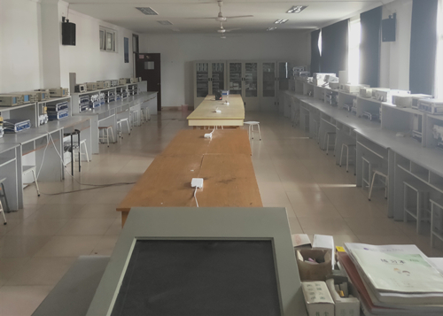 6506_副本.jpg 通信技術(shù)實驗實訓(xùn)室